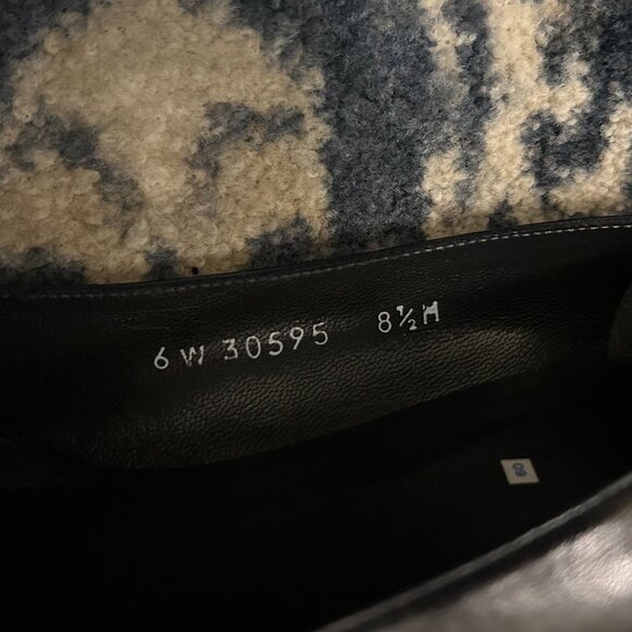 Navy Stuart Weitzman kitten heel pumps - Picture 9 of 10